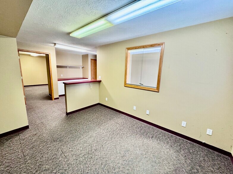 More Photos Of 24653-24655 Sprague Rd, Columbia Station Office For Lease