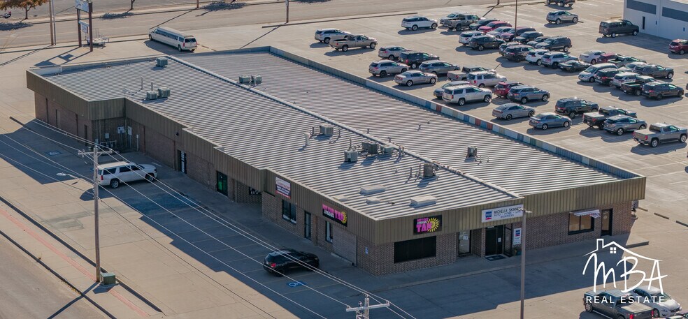 More Photos Of 1213 Fleming St, Garden City General Retail For Sale