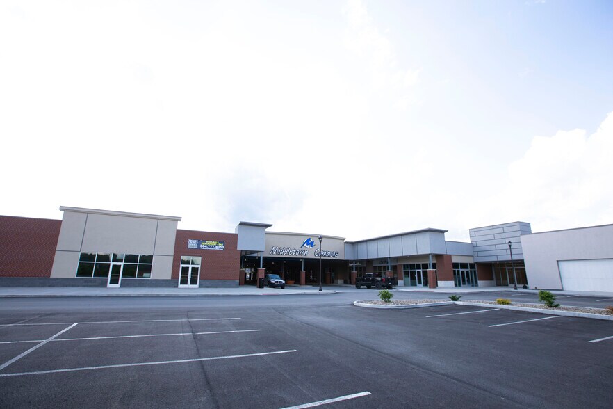 More Photos Of 2600 Middletown Commons, White Hall Storefront For Lease