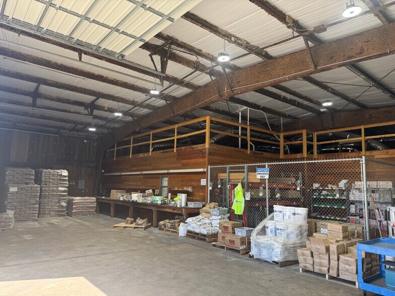 More Photos Of 607 Dumont St, South Houston Manufacturing For Sale