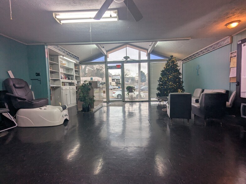 More Photos Of 210 E Battle St, Talladega Freestanding For Sale