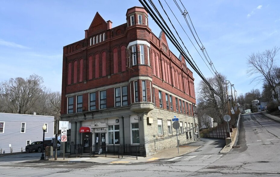 Primary Photo Of 1302 Main St, Susquehanna Bank For Sale