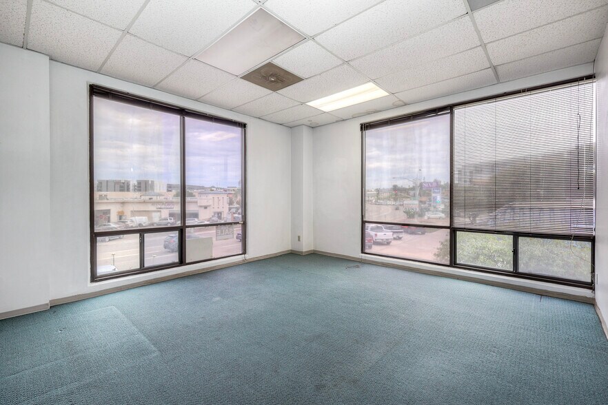 More Photos Of 5959 Mission Gorge Rd, San Diego Office For Sale
