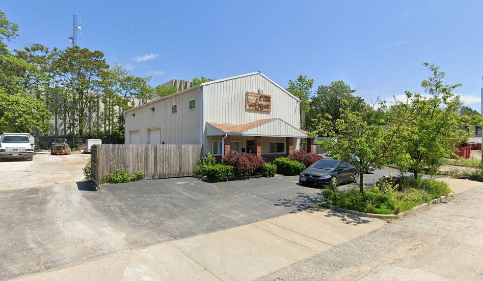 Primary Photo Of 311 Sante Ave, Saint Louis Flex For Sale