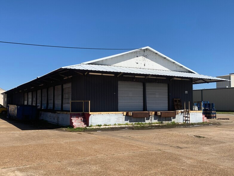 More Photos Of 121 Kansas City Ave, Shreveport Truck Terminal For Lease
