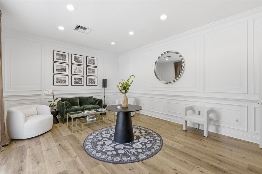 More Photos Of 1574 Village Square Blvd, Tallahassee Office For Lease