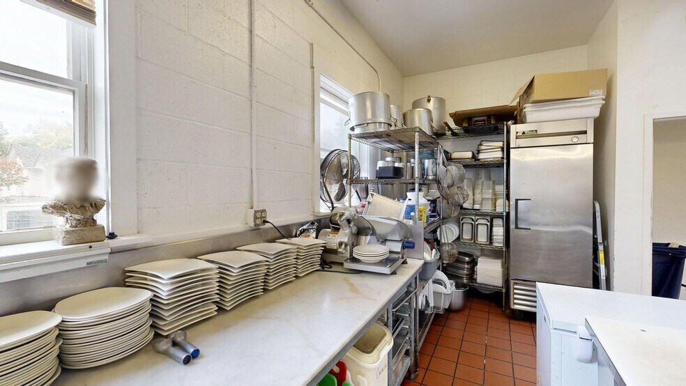 More Photos Of 5701 Bryant St, Pittsburgh Restaurant For Sale