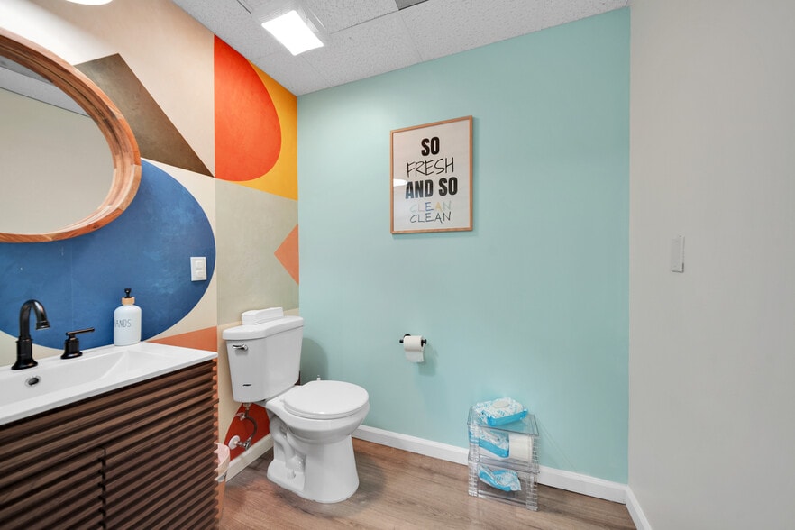 More Photos Of 1321 Rockville Pike, Rockville Freestanding For Lease