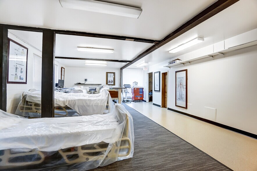 More Photos Of 1106 E High St, Springfield Schools For Sale