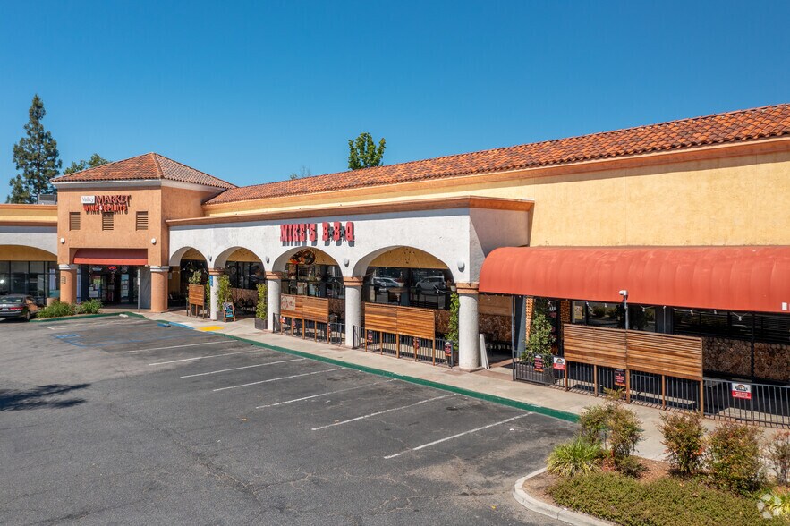 More Photos Of 1348-1366 W Valley Pky, Escondido Unknown For Lease