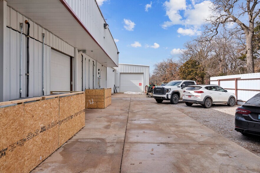 More Photos Of 12217 S Broadway, Edmond Warehouse For Sale