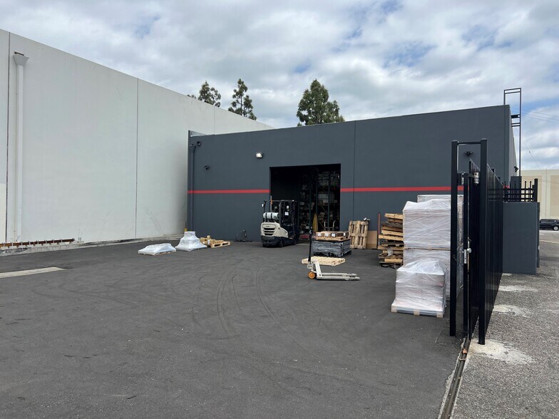 More Photos Of 10747 Springdale Ave, Santa Fe Springs Manufacturing For Lease