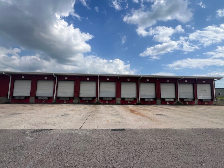 Primary Photo Of 317 Meyers Dr, Sherman Unknown For Lease