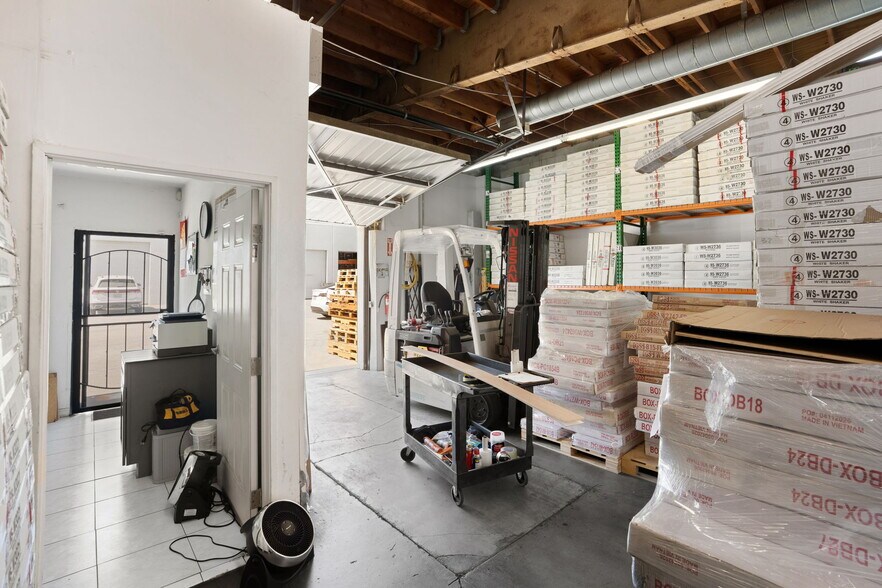 More Photos Of 127-129 S 8th Ave, La Puente Warehouse For Sale
