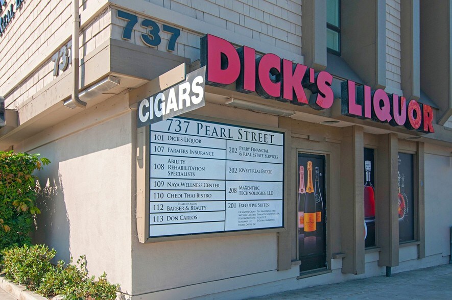 More Photos Of 727-737 Pearl St, La Jolla Medical For Lease