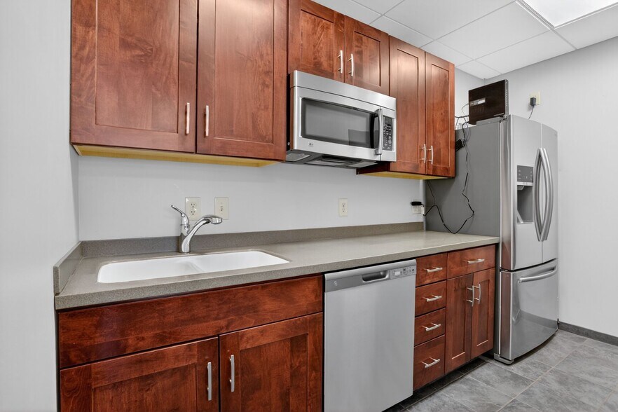 More Photos Of 722 Washington Ave, Golden Office Residential For Sale