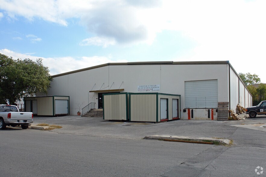 More Photos Of 7126 Eckhert Rd, San Antonio Light Manufacturing For Lease