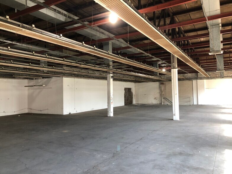 More Photos Of 200 S Hanson St, Philadelphia Warehouse For Sale