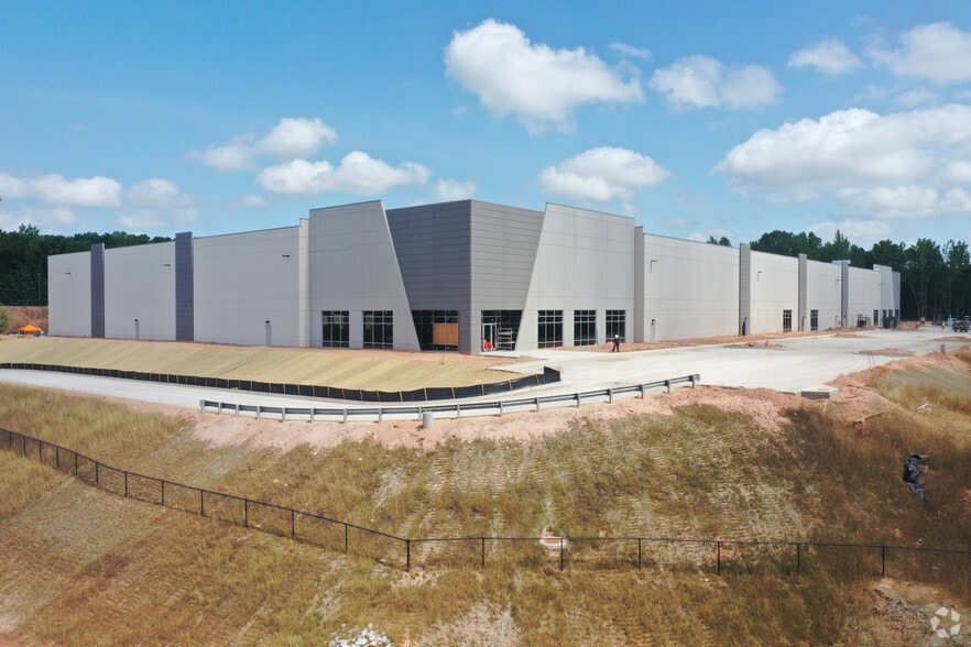 Primary Photo Of 3000 Logistics Center Dr, Fairburn Distribution For Lease