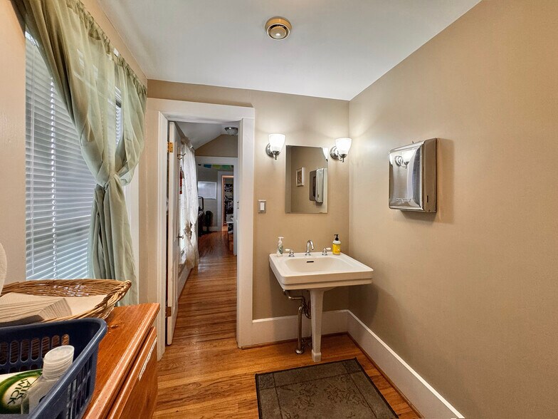 More Photos Of 702-704 N Tejon St, Colorado Springs Office Residential For Sale