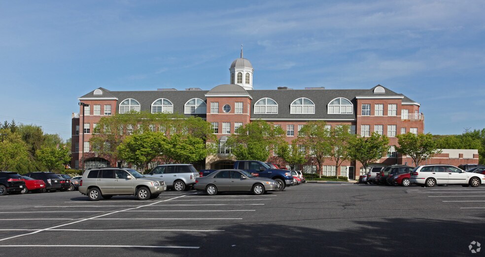 More Photos Of 10753 Falls Rd, Lutherville Office For Sale