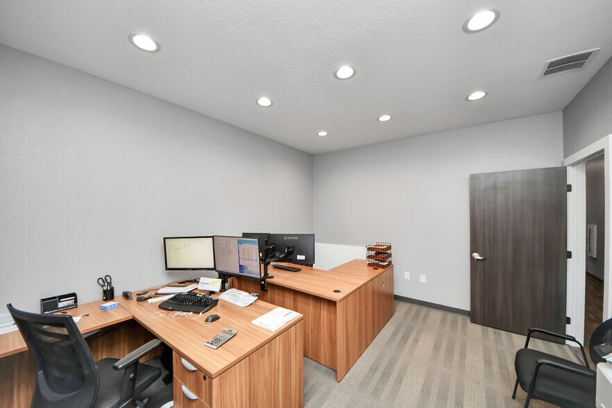 More Photos Of 800 Bonaventure Way, Sugar Land Medical For Sale