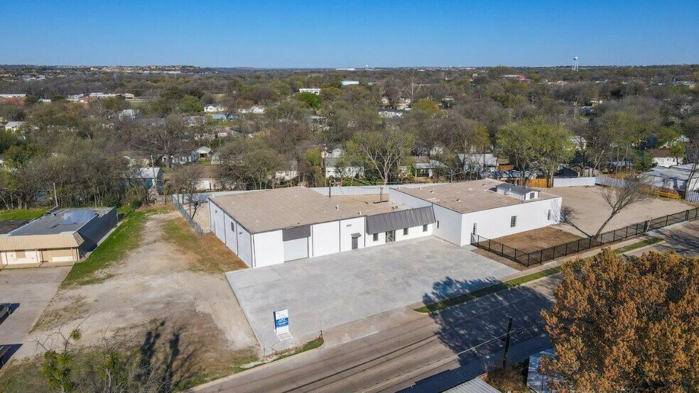 More Photos Of 4924 Old Benbrook Rd, Fort Worth Warehouse For Sale