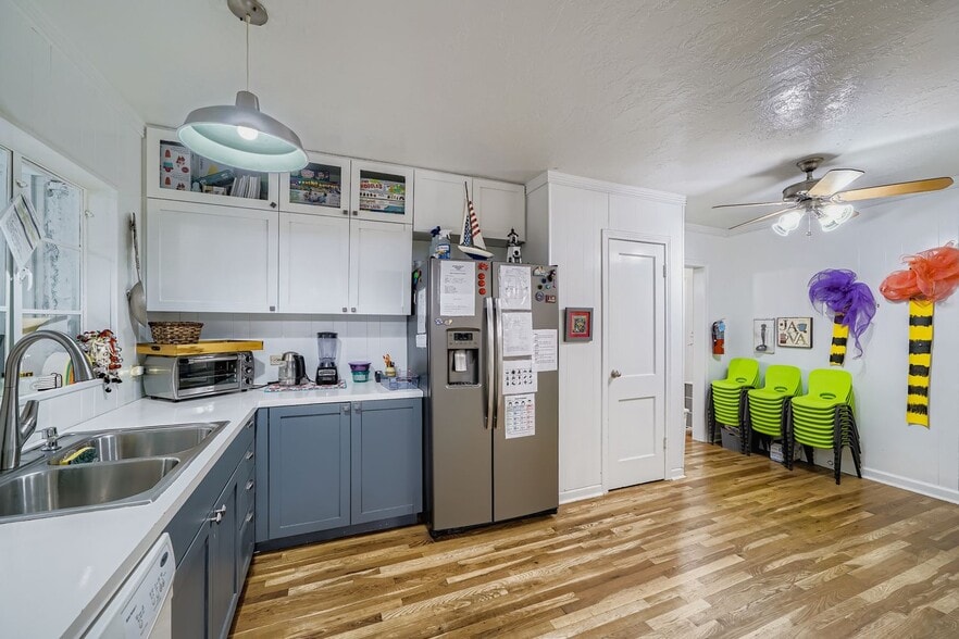 More Photos Of 405 W Main St, Round Rock Daycare Center For Lease