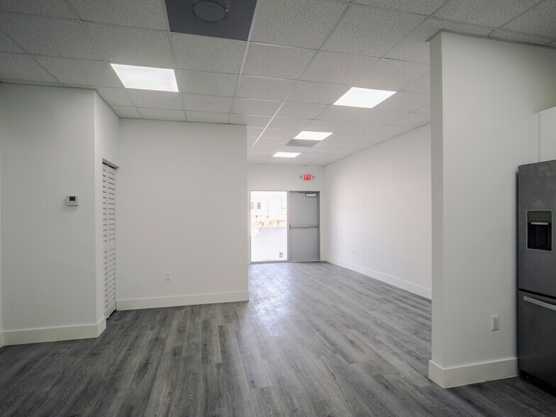 More Photos Of 6721 NW 36th Ave, Miami Distribution For Lease