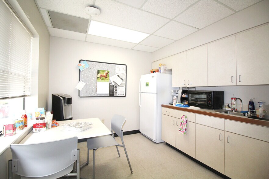 More Photos Of 2233 Park Ave, Orange Park Medical For Lease