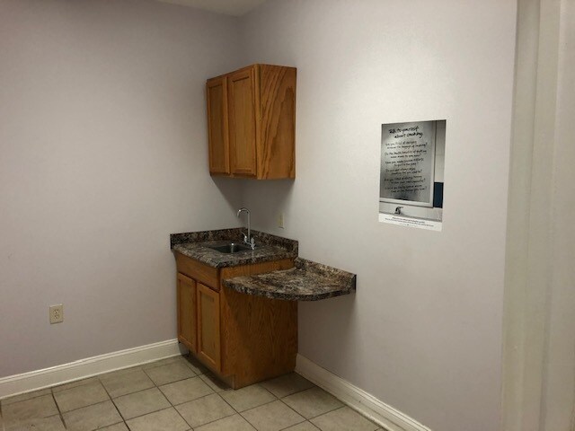 More Photos Of 25 Goss Dr, Hampton Medical For Sale