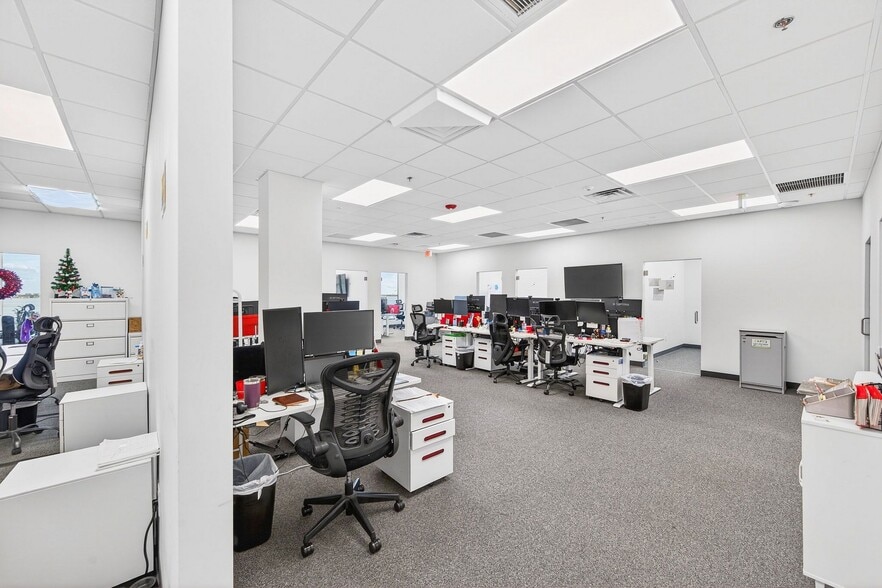 More Photos Of 930 S Harbor City Blvd SW, Melbourne Office For Sale