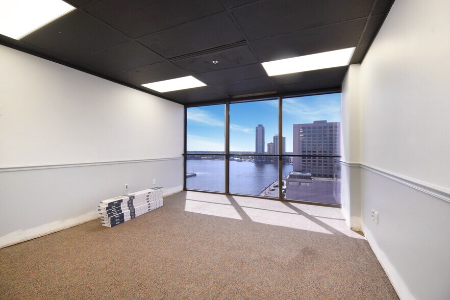 More Photos Of 233 E Bay St, Jacksonville Office For Lease