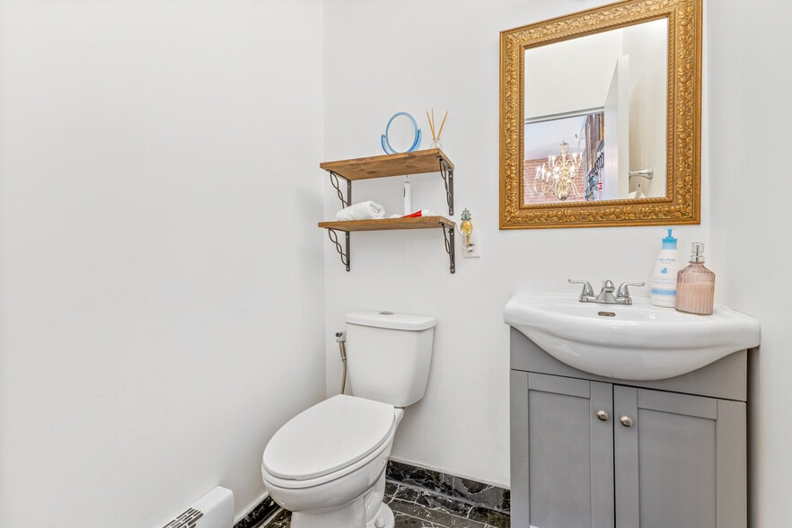 More Photos Of 1023 Rue Berri, Montréal Apartments For Sale