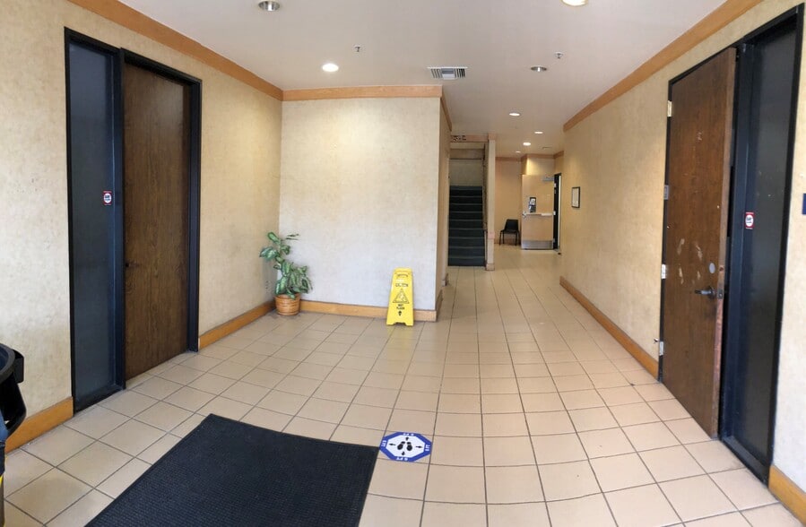 More Photos Of 7717 Edgewater Dr, Oakland Office For Sale