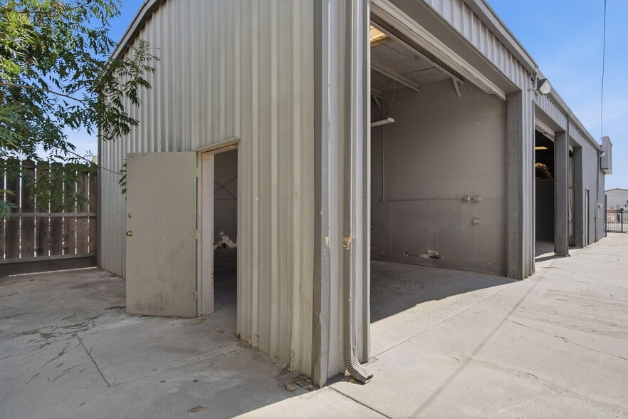 More Photos Of 1649 Carnegie St, Turlock Warehouse For Lease