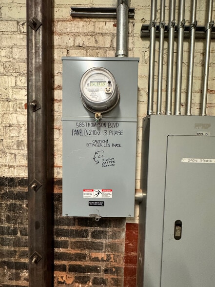 More Photos Of 585 E Thompson Blvd, Ventura Restaurant For Sale