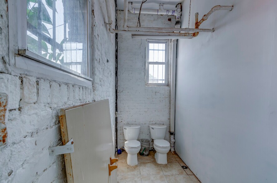 More Photos Of 509 74th St, North Bergen Warehouse For Sale