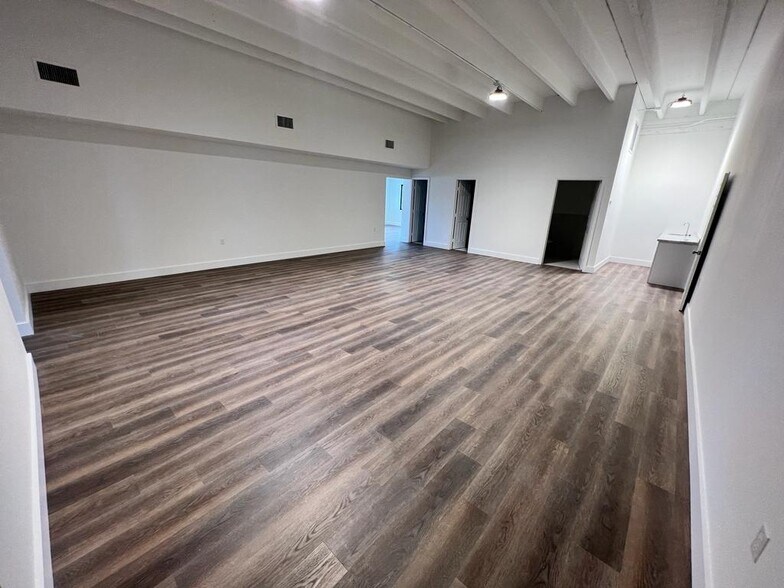 More Photos Of 4301 NW 72nd Ave, Miami Warehouse For Lease