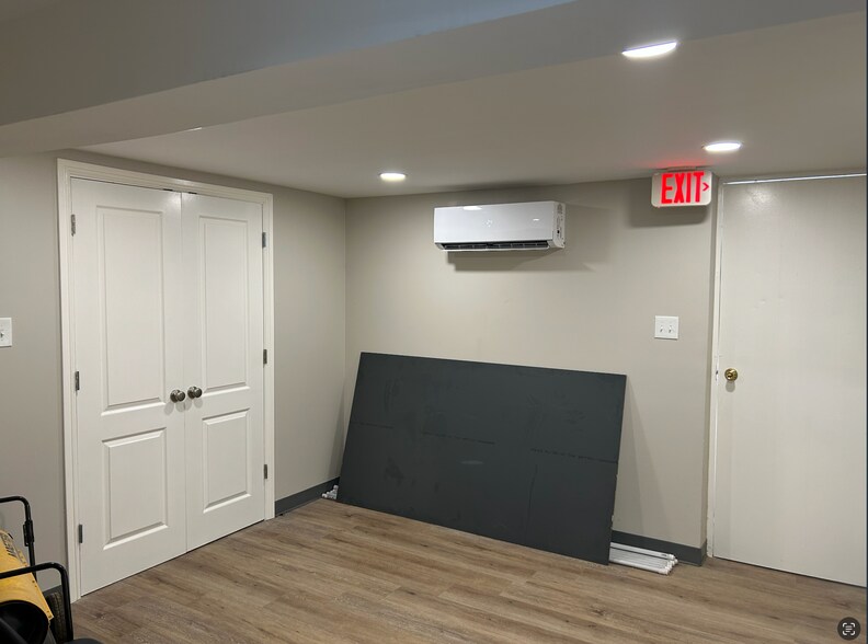 More Photos Of 718 E Hundley Dr, Lake Dallas Service For Lease