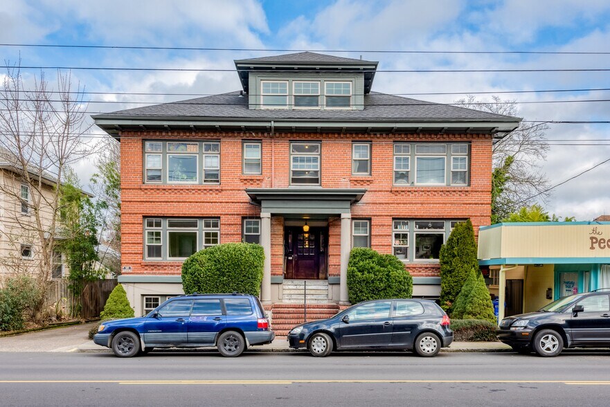 Primary Photo Of 4025 SE Hawthorne Blvd, Portland Apartments For Sale