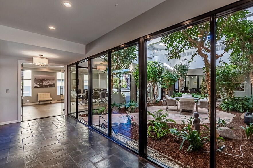 More Photos Of 2075 Pioneer Ct, San Mateo Medical For Lease