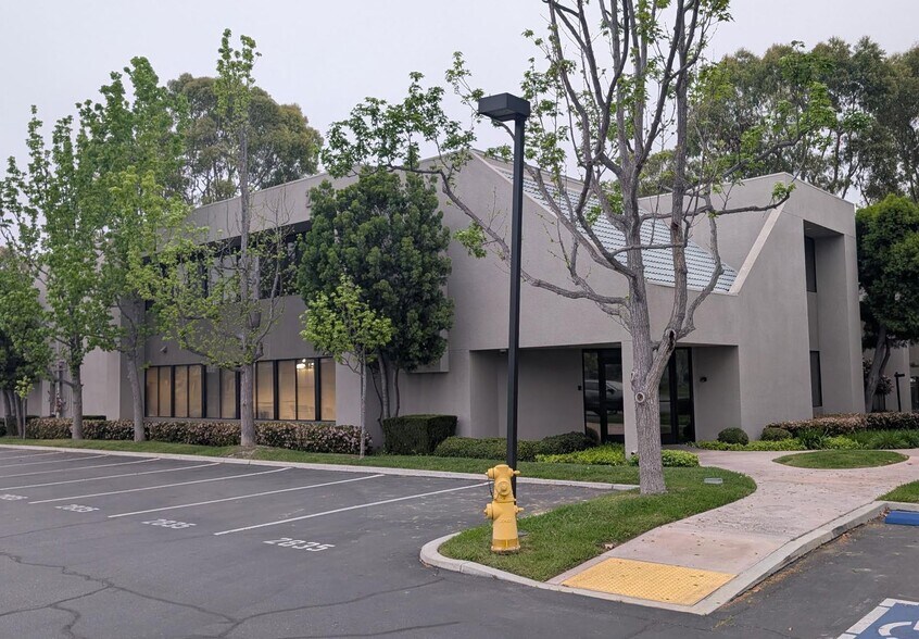 Primary Photo Of 2835 Temple Ave, Signal Hill Office For Sale
