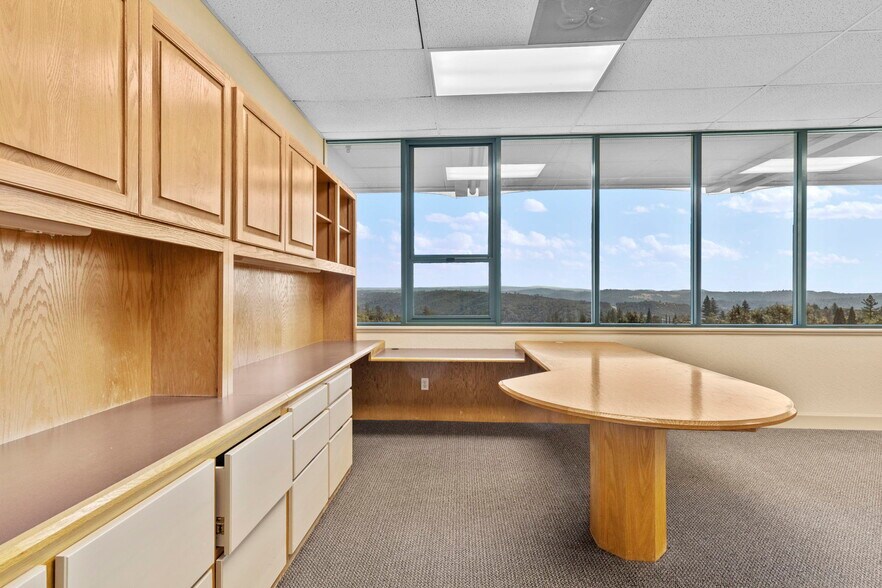 More Photos Of 13620 Lincoln Way, Auburn Office For Sale