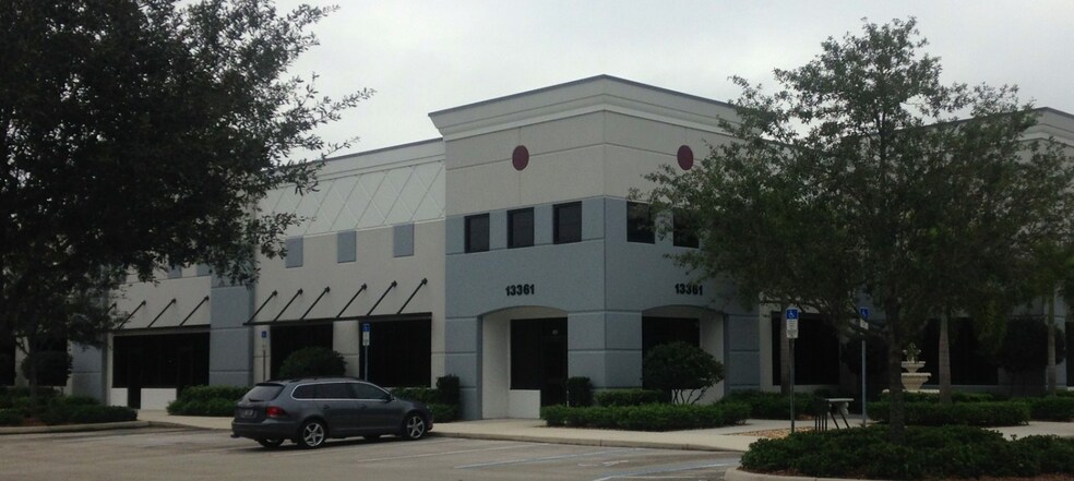 Primary Photo Of 13351 Saddle Rd, Fort Myers Warehouse For Lease