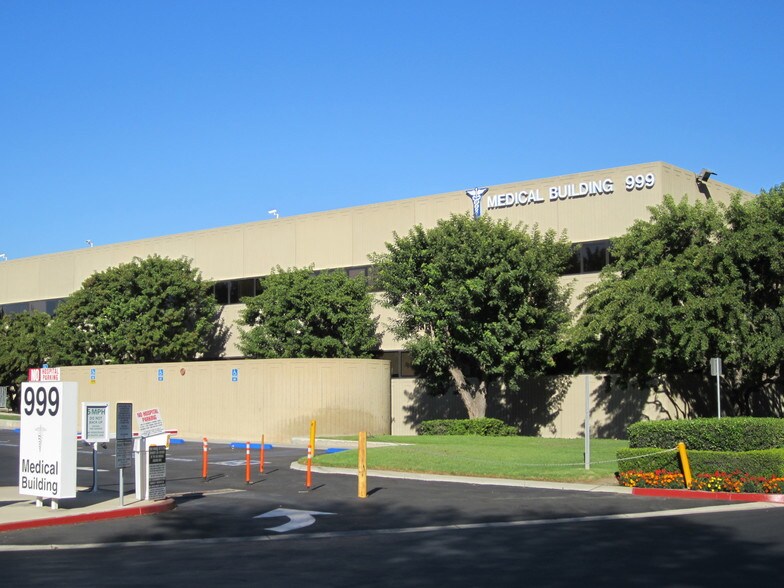 More Photos Of 999 N Tustin Ave, Santa Ana Office For Sale