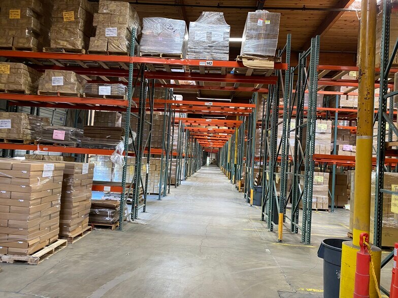 More Photos Of 10675 N Lombard St, Portland Distribution For Lease