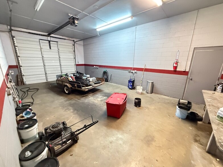 More Photos Of 906 N Breazeale Ave, Mount Olive Auto Dealership For Sale
