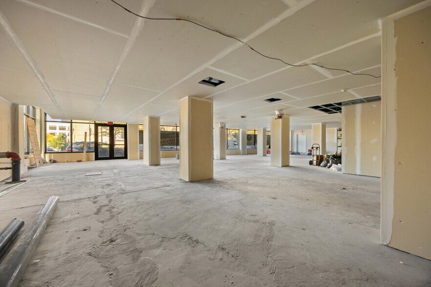 More Photos Of 65 W Broad St, Rochester Apartments For Lease