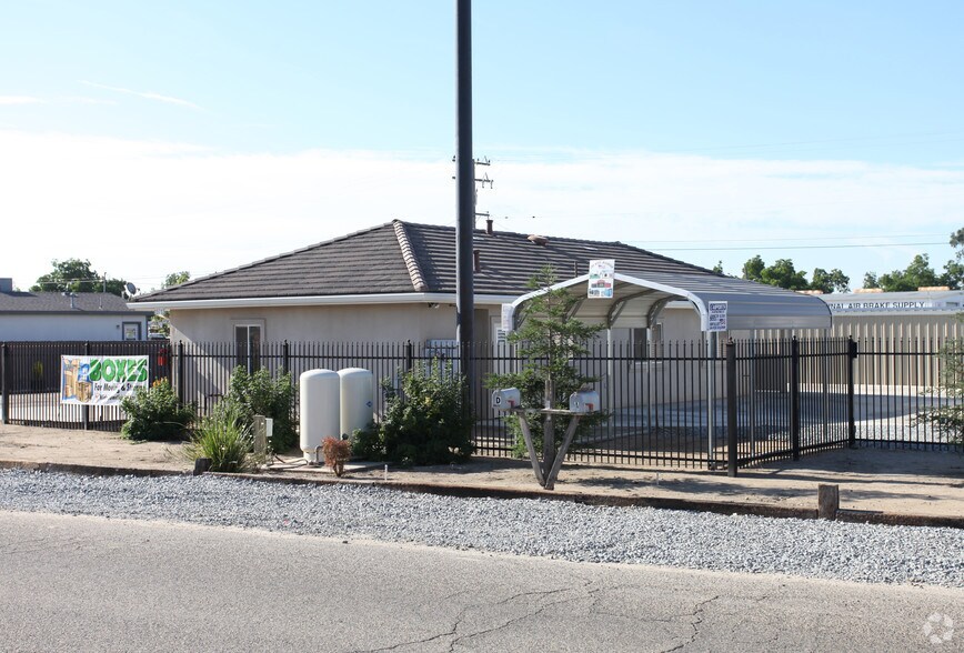 Primary Photo Of 15713 Avenue 296, Visalia Self Storage For Sale